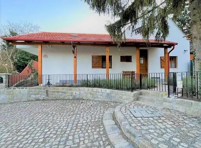 Doeme's Point Leányfalu