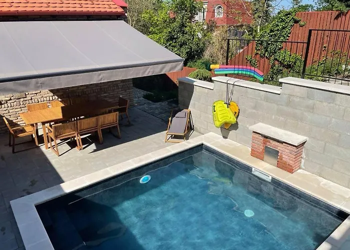 Villa Doeme's Point *